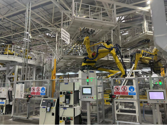 据工作人员介绍,赛力斯汽车智慧工厂的产品检测精度可达到0.05毫米.